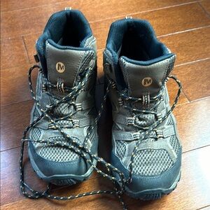 Merrill Hiking boots